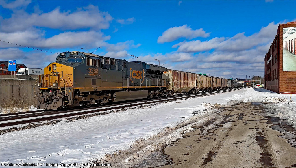 CSX 3268 leads M369.